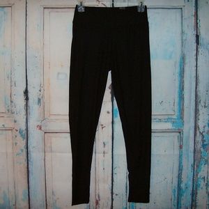 BLACK YOGA BAND PLUS LEGGINGS